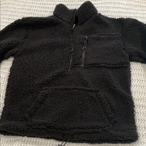 Black Sherpa Pull Over - Picture 2 of 3